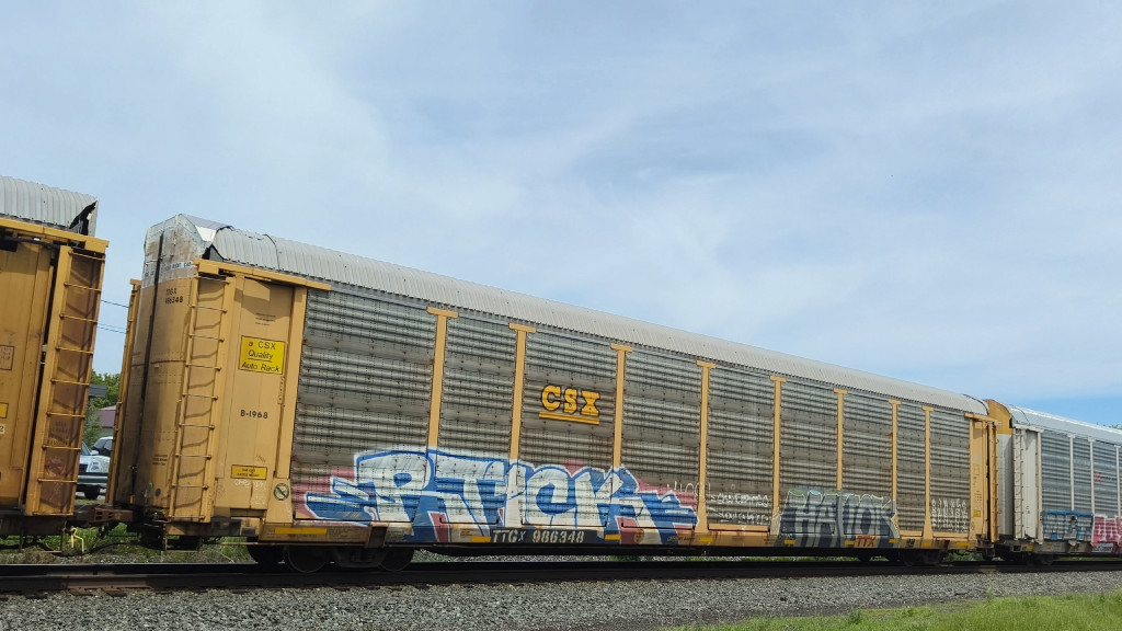 CSX B1968 (Body) TTGX 986348 (Flat)